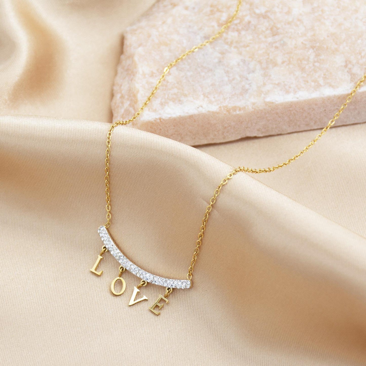 Non-fading LOVE smile pendant necklace