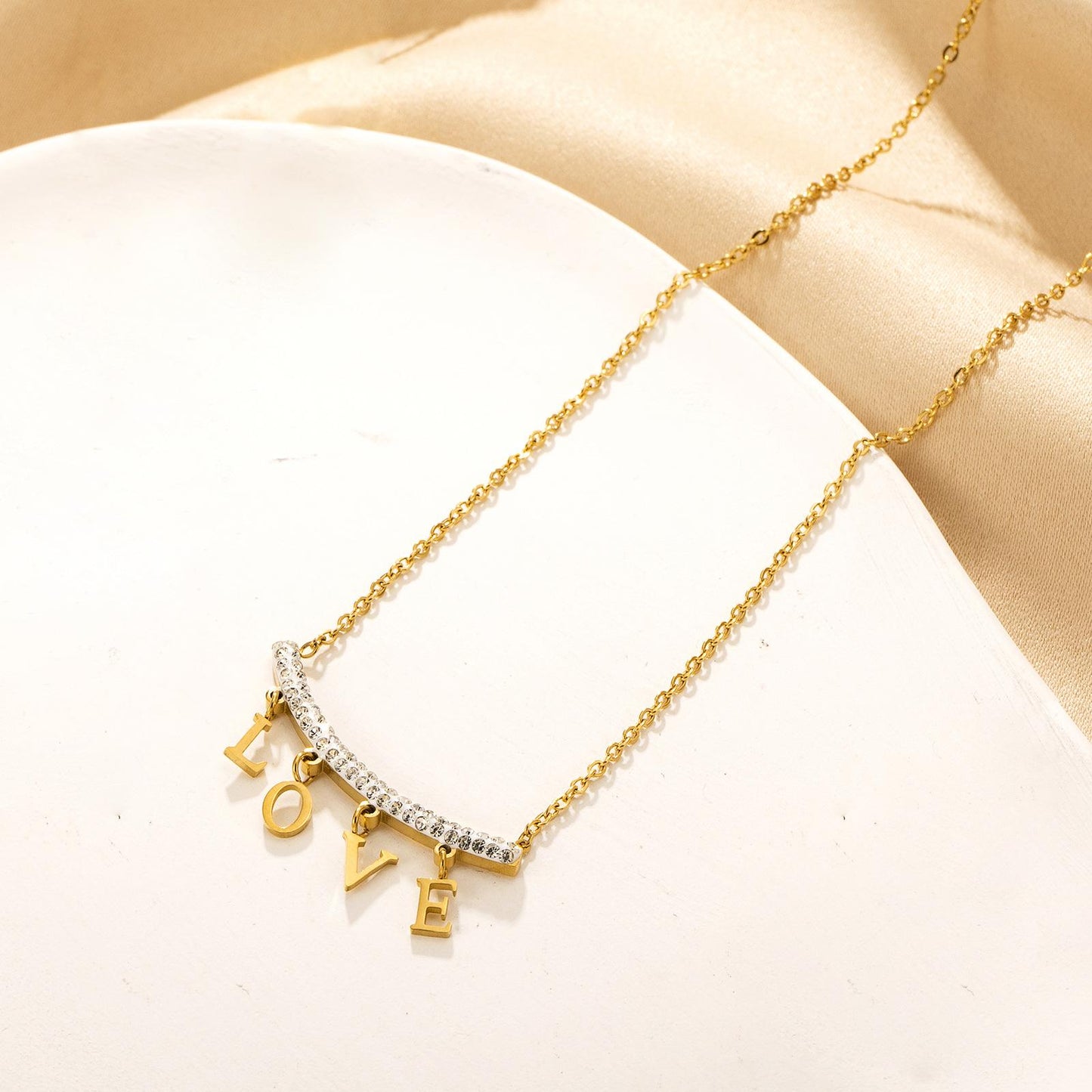 Non-fading LOVE smile pendant necklace