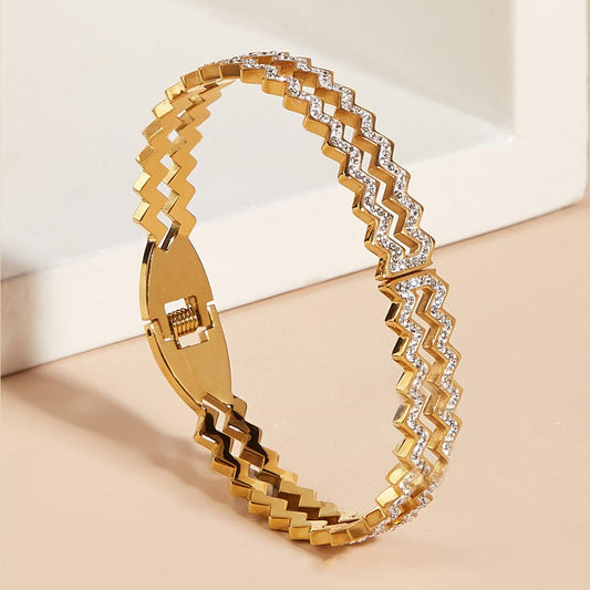 Non-fading Openwork Wave Spring Bracelet