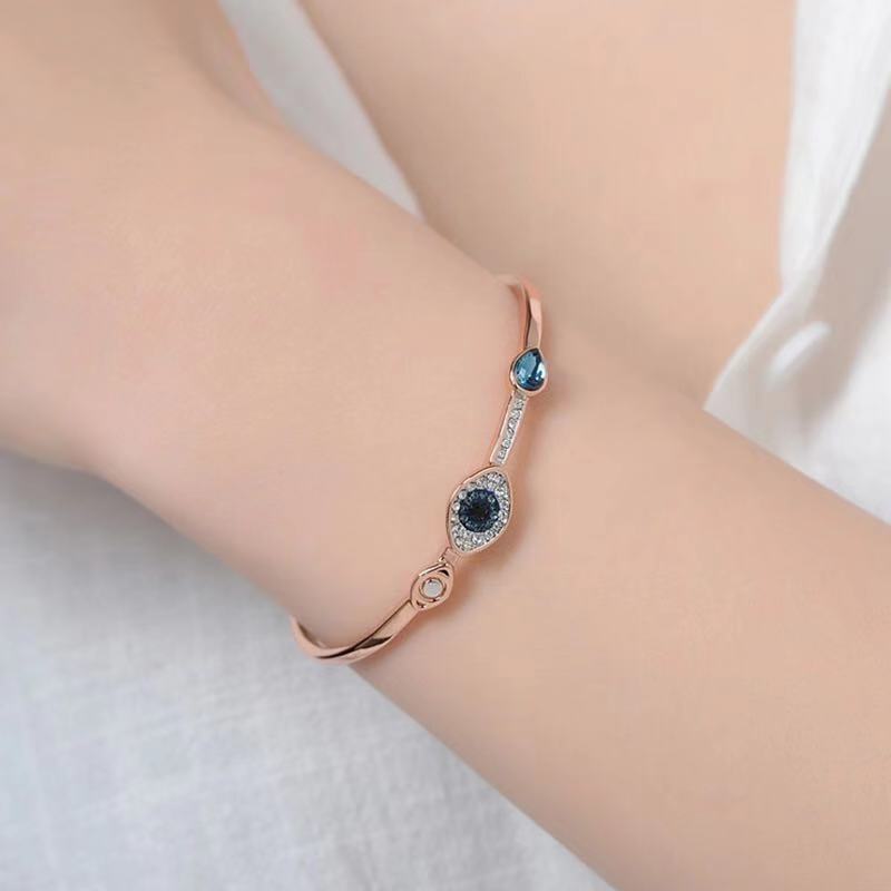 Austrian Crystal Bracelet Fashion Rose Gold Titanium Steel Bracelet does not fade