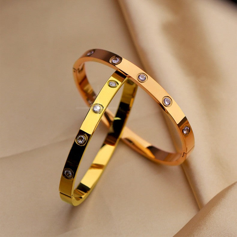 Simple Style Inlaid Zirconia Bangle